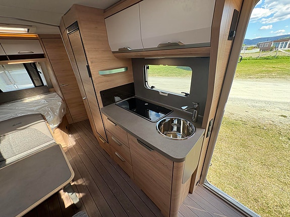 Knaus SÜDWIND BLACK SELECTION 540FDK 2 KØYER / ROSMI DUSJ / STILRENT / ALUFELG! 14 of 27