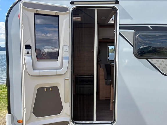 Knaus SÜDWIND BLACK SELECTION 540FDK 2 KØYER / ROSMI DUSJ / STILRENT / ALUFELG! 11 of 27