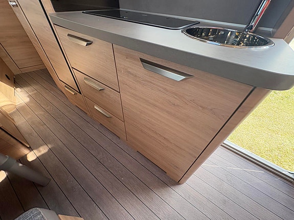 Knaus SÜDWIND BLACK SELECTION 540FDK 2 KØYER / ROSMI DUSJ / STILRENT / ALUFELG! 16 of 27