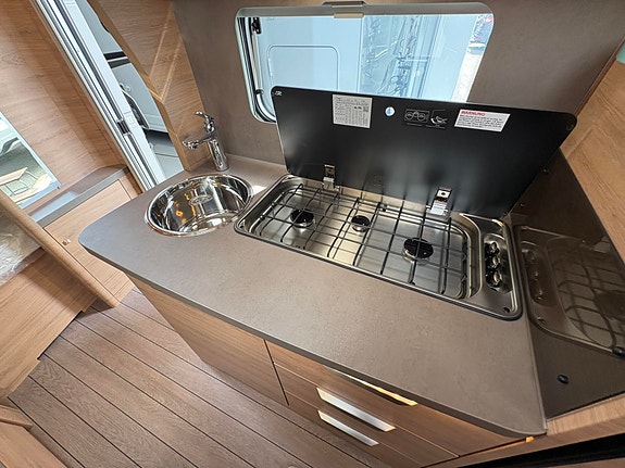 Knaus Südwind 580 QS Black Selection ALDE / STORT KJØLESKAP / 6 SOVEPLASSER / DUSJ KABINETT! 20 of 30