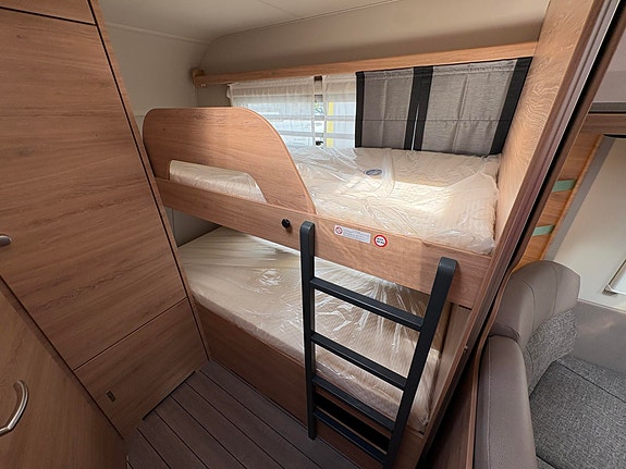 Knaus Südwind 580 QS Black Selection ALDE / STORT KJØLESKAP / 6 SOVEPLASSER / DUSJ KABINETT! 26 of 30