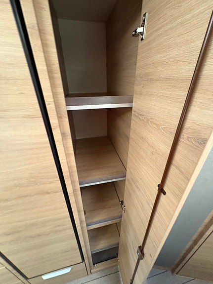 Knaus Südwind 580 QS Black Selection ALDE / STORT KJØLESKAP / 6 SOVEPLASSER / DUSJ KABINETT! 24 of 30