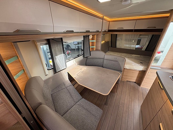 Knaus Südwind 580 QS Black Selection ALDE / STORT KJØLESKAP / 6 SOVEPLASSER / DUSJ KABINETT! 19 of 30