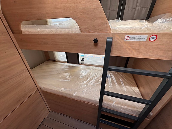 Knaus Südwind 580 QS Black Selection ALDE / STORT KJØLESKAP / 6 SOVEPLASSER / DUSJ KABINETT! 29 of 30