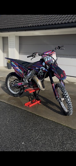 Honda CR125R 2 of 9