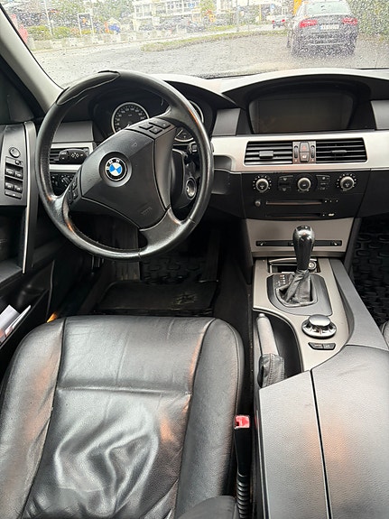 BMW 520i 6 of 9