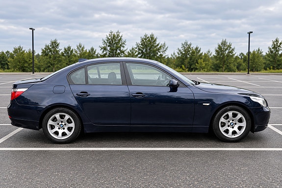 BMW 520i 2 of 9