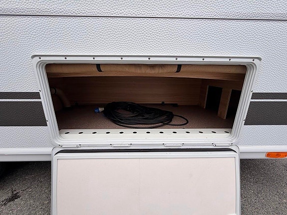 Dethleffs CAMPER 550 TK TRUMA / ROMSLIG / 2 ENKLE SENGER / 16 of 16
