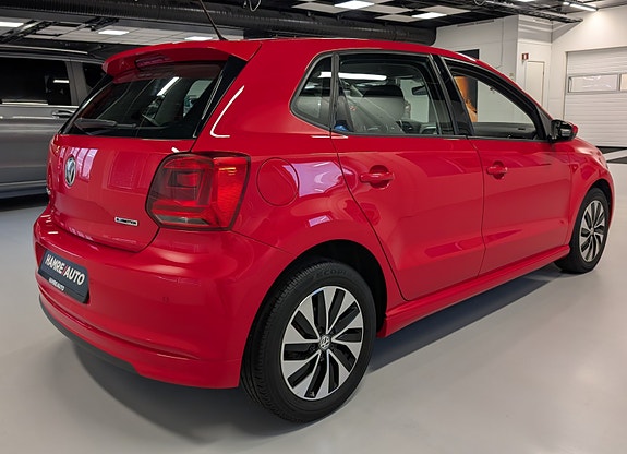 Volkswagen Polo 10 of 30