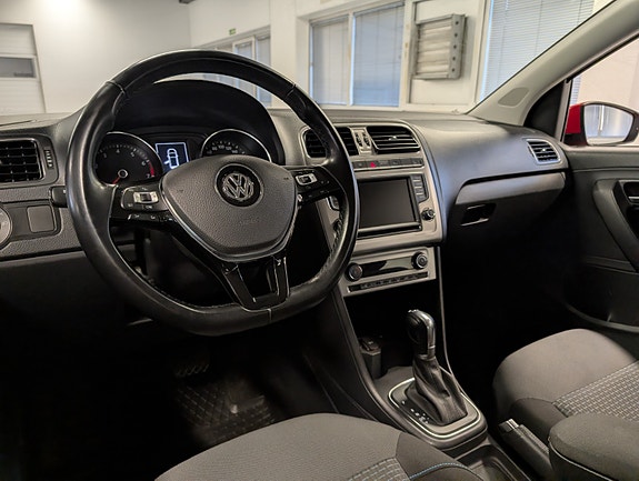 Volkswagen Polo 17 of 30