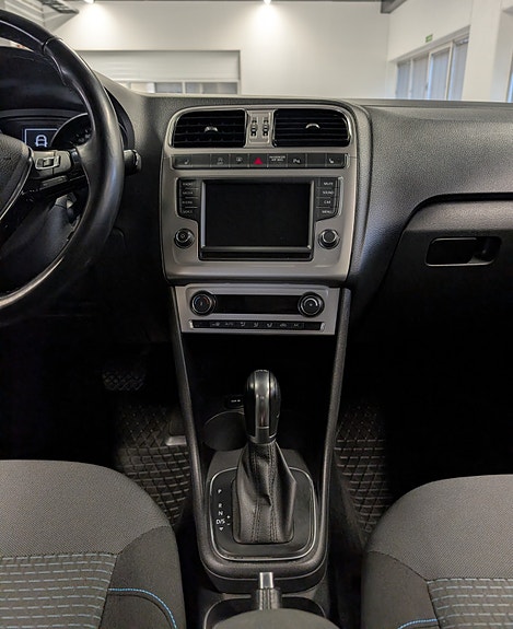 Volkswagen Polo 26 of 30