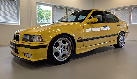 BMW M3 2 of 30