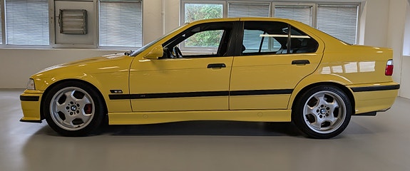 BMW M3 8 of 30