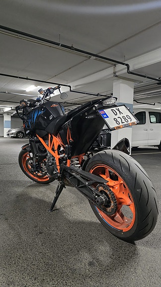 KTM 690 Duke R 6 of 16