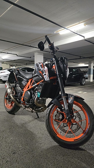 KTM 690 Duke R 4 of 16