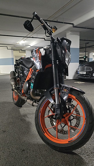KTM 690 Duke R 8 of 16