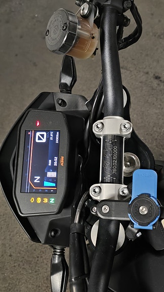KTM 690 Duke R 12 of 16