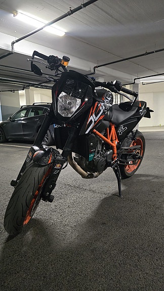 KTM 690 Duke R 5 of 16