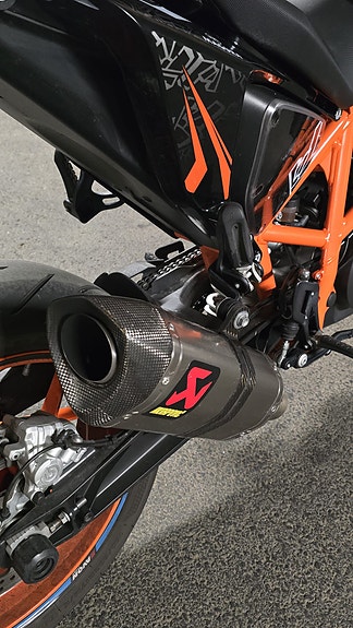 KTM 690 Duke R 15 of 16