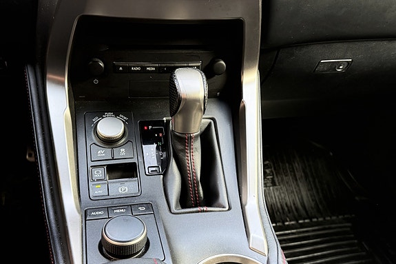 Lexus NX300h 21 of 28