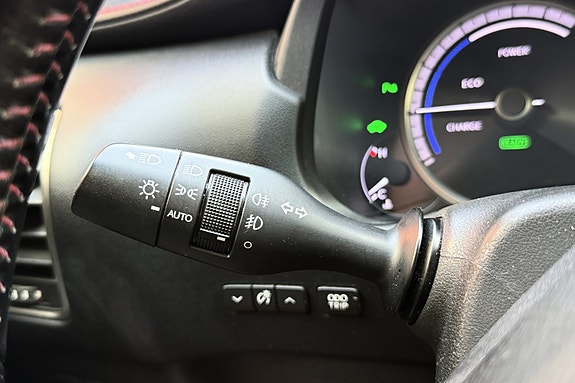 Lexus NX300h 23 of 28
