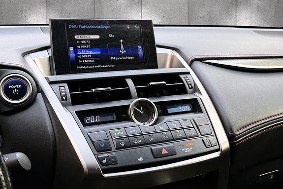 Lexus NX300h 22 of 28