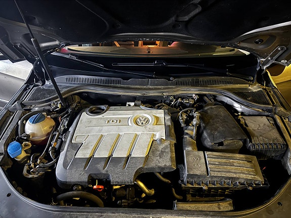 Volkswagen Passat CC 4 of 23