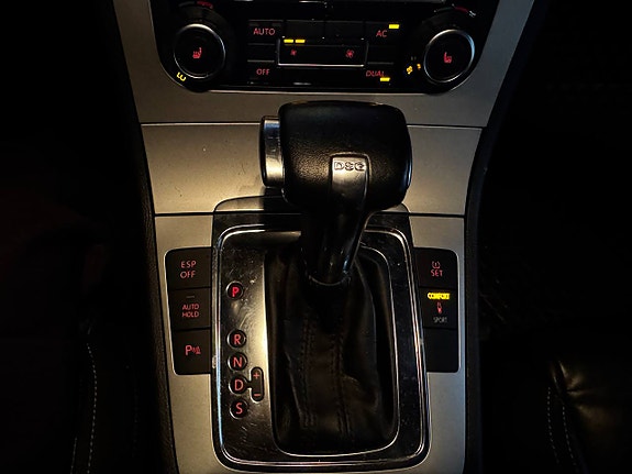 Volkswagen Passat CC 7 of 23