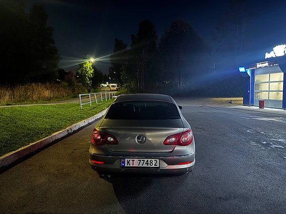 Volkswagen Passat CC 20 of 23