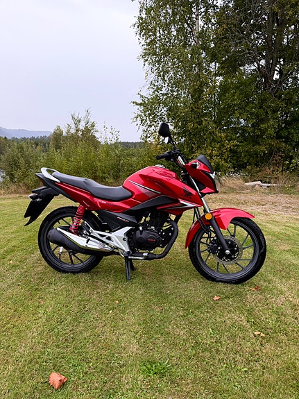 Honda CB 125F 2 of 8