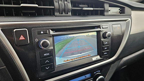 Toyota Auris 20 of 27