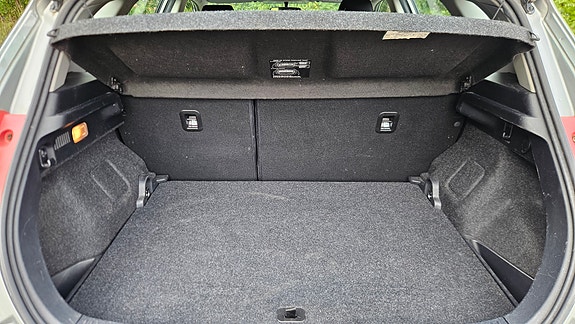 Toyota Auris 18 of 27