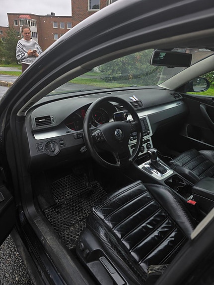 Volkswagen Passat 15 of 16