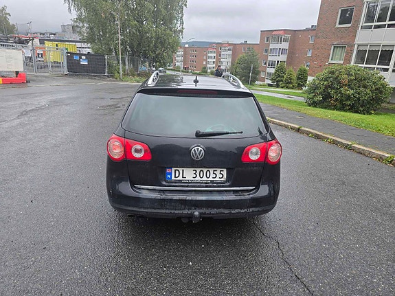 Volkswagen Passat 14 of 16