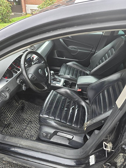 Volkswagen Passat 7 of 16