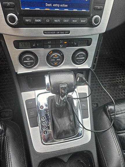 Volkswagen Passat 8 of 16