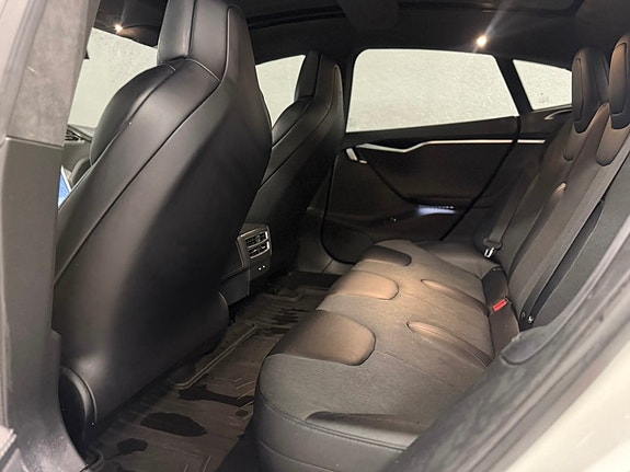 Tesla Model S 23 of 25