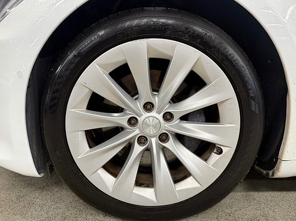Tesla Model S 7 of 25