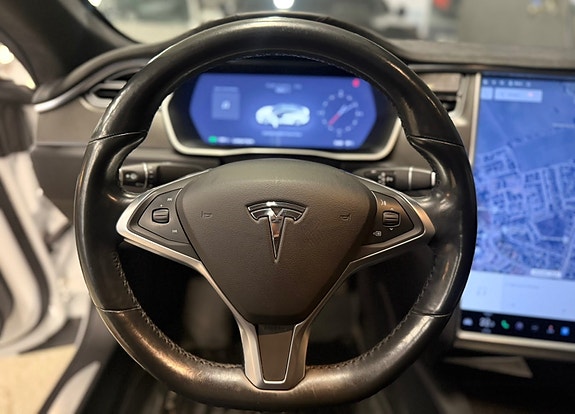 Tesla Model S 14 of 25
