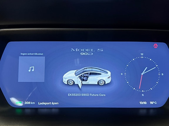 Tesla Model S 16 of 25