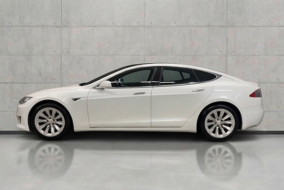 Tesla Model S 3 of 25
