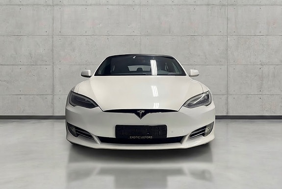 Tesla Model S 2 of 25