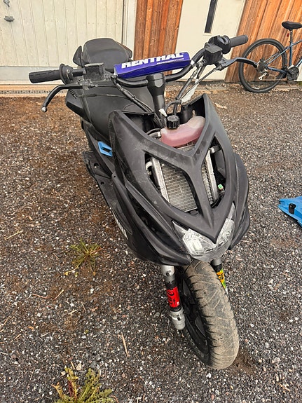 Yamaha Naked 2 of 9
