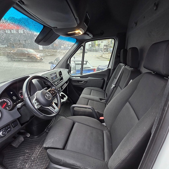 Mercedes-Benz Sprinter 11 of 30