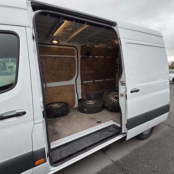 Mercedes-Benz Sprinter 22 of 30