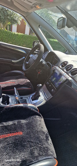 Ford S-MAX 8 of 24