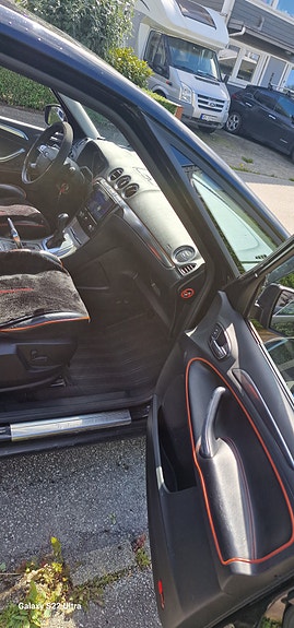Ford S-MAX 7 of 24