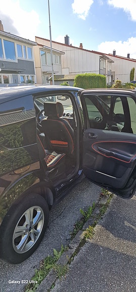 Ford S-MAX 11 of 24