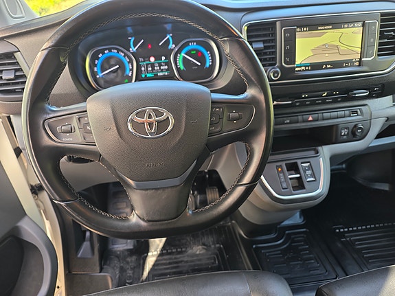 Toyota Proace 28 of 30