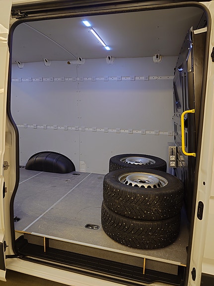 Volkswagen Crafter 7 of 12